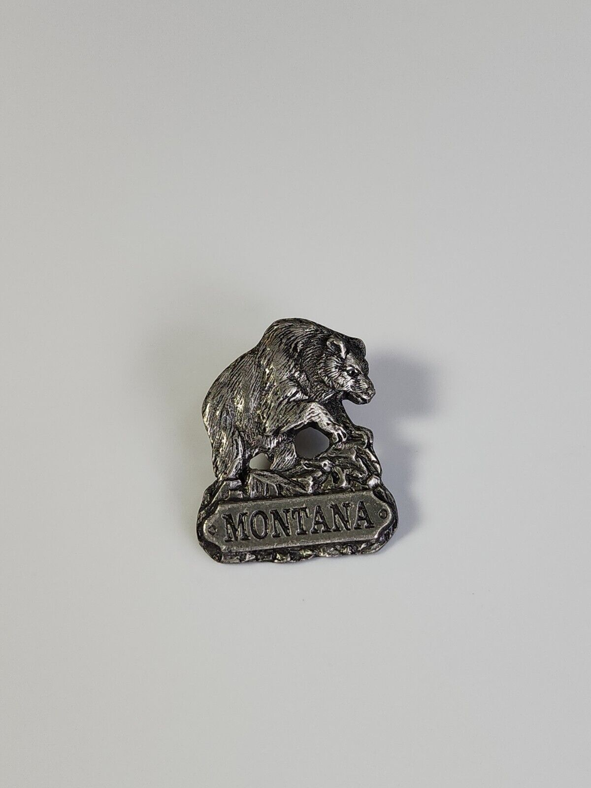 Montana Travel Souvenir Lapel Pin Pewter by Siskiyou Bear Intricate Design