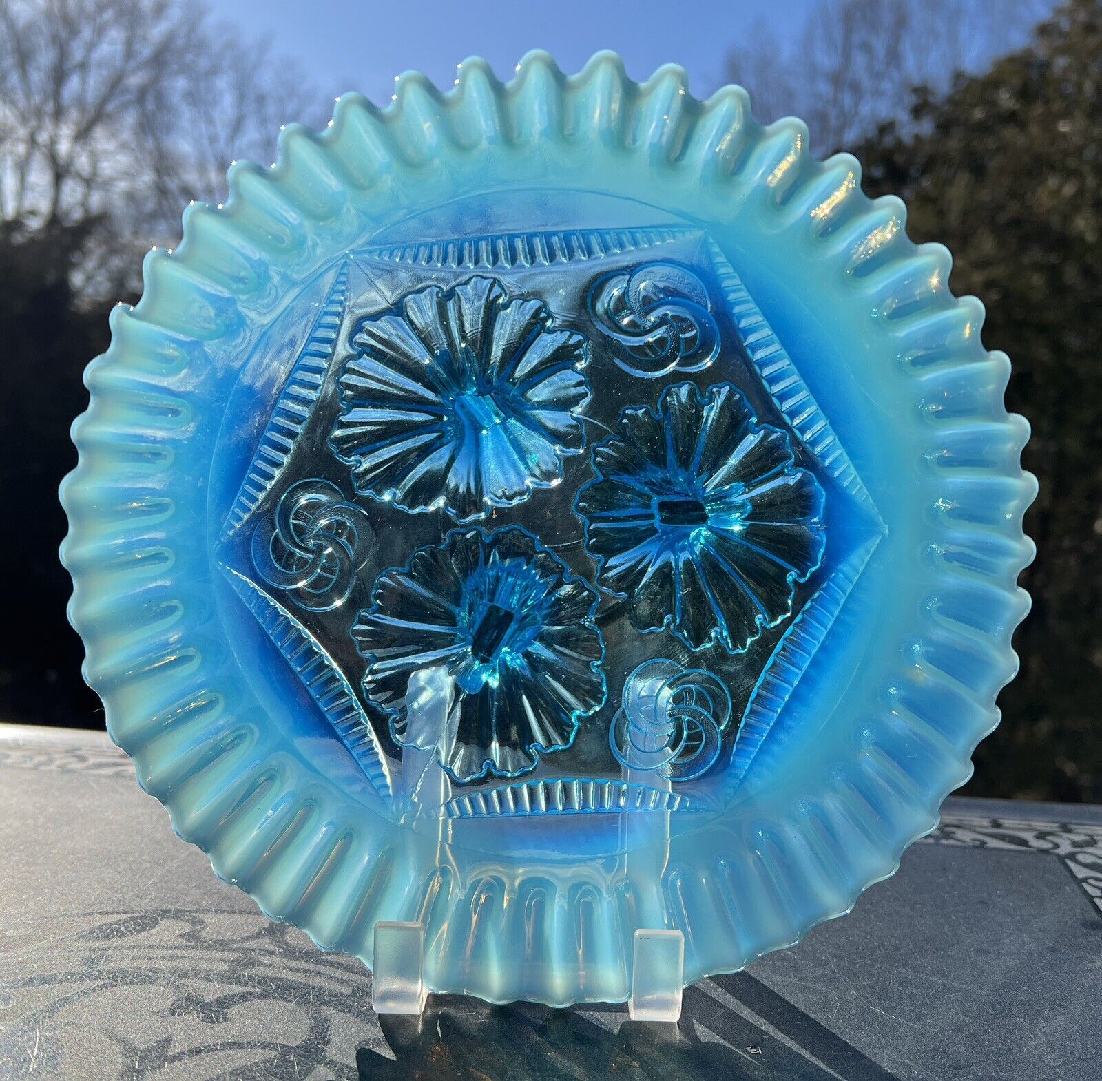 Antique Northwood Blue Opalescent Art Glass Ruffles & Rings 3-Toed Crested Bowl