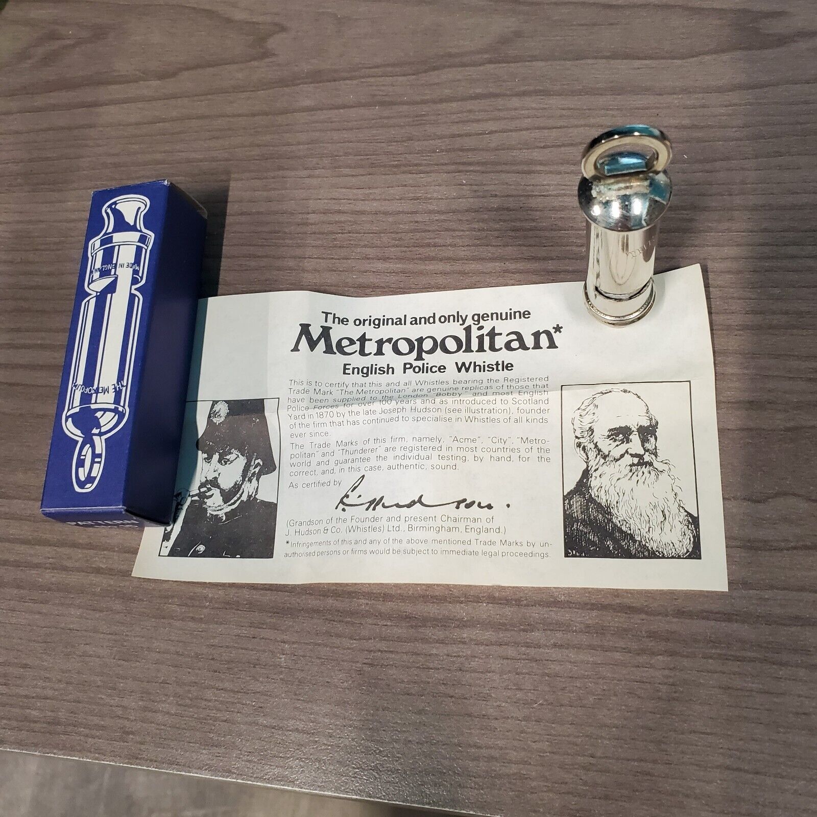 Metropolitan The Authentic British Whistle  Pattern 15 - In Original Box NEW