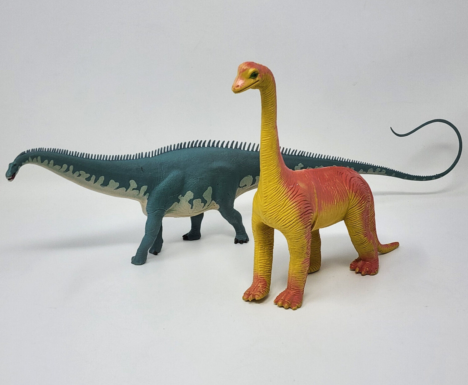 2 Dinosaur Toys 1985 Imperial Brontosaurus & 2017 Safari Diplodocus