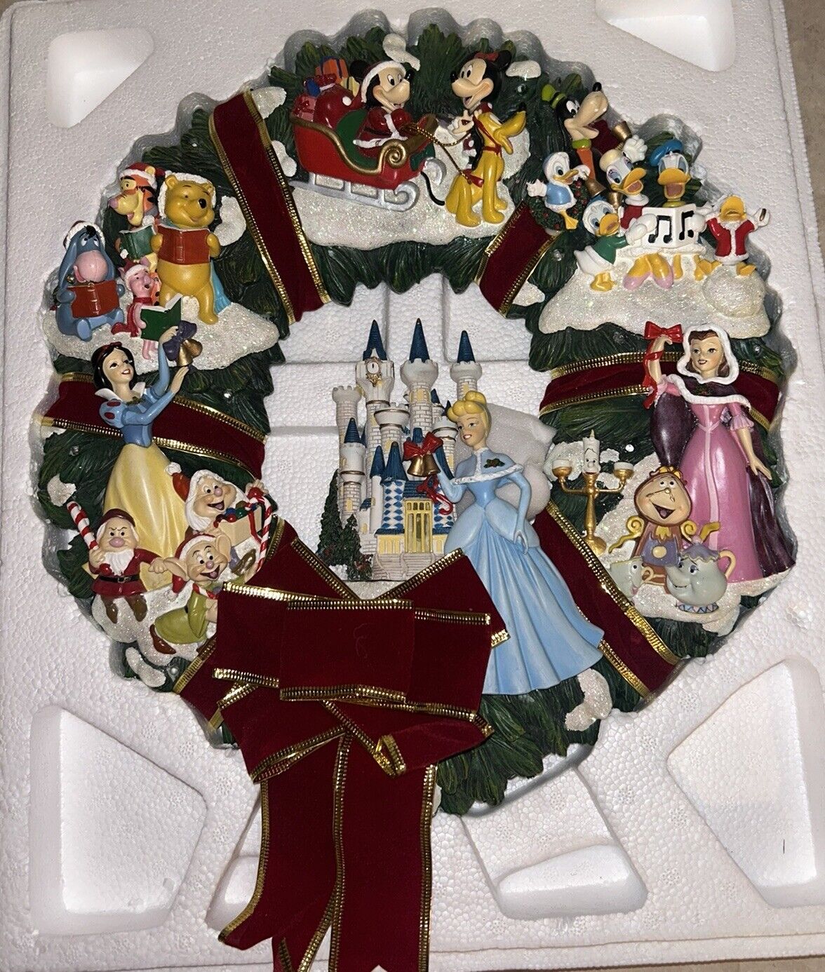 The Magical Disney Holiday Wreath 2012 Bradford Exchange Rare