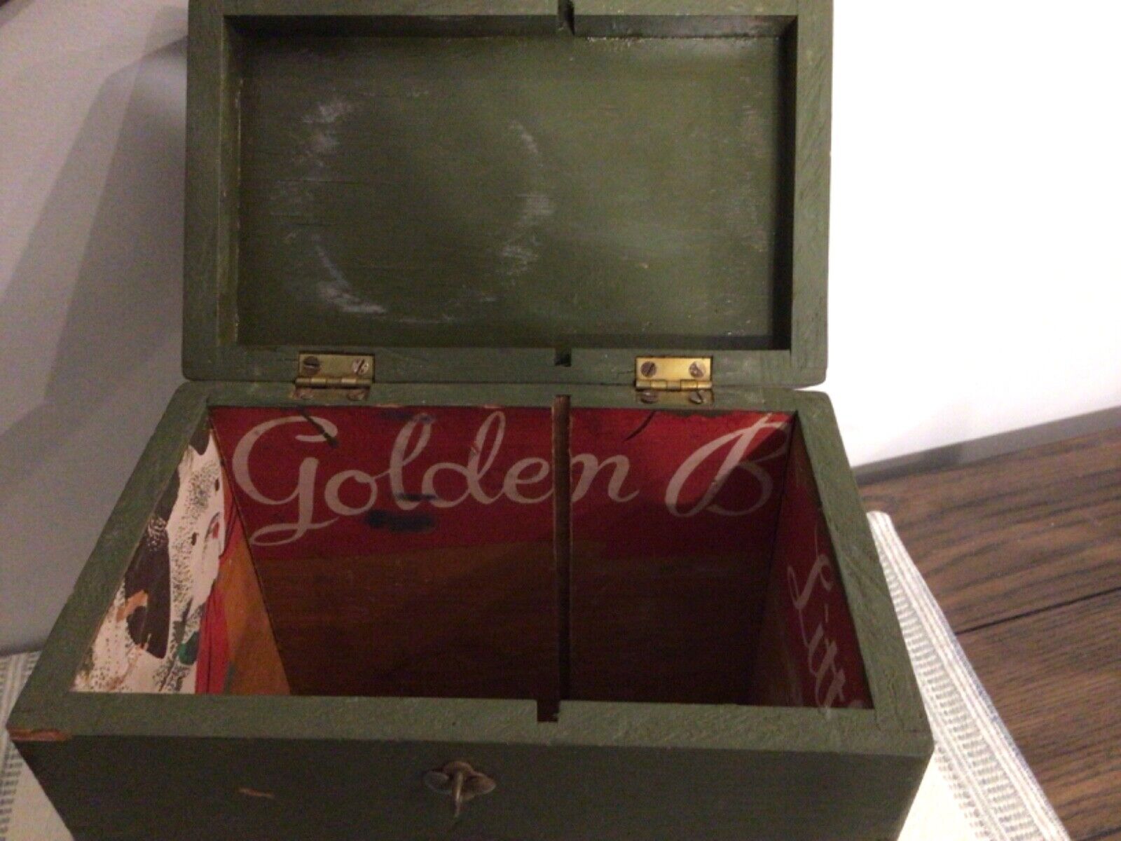 RARE FIND Vintage 50\'s Wood Storage Box For Little Golden Books w/ advertising