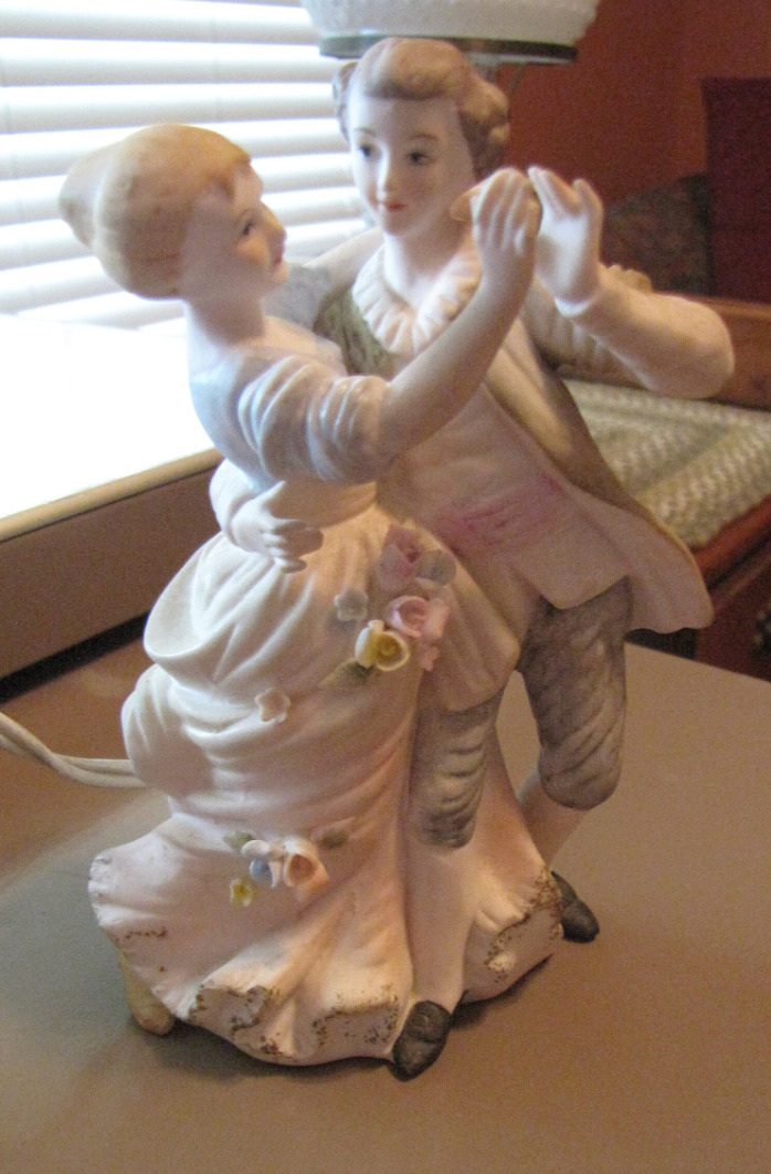 Vintage DANCING LIGHTED Victorian/Colonial Porcelain Couple Figurine