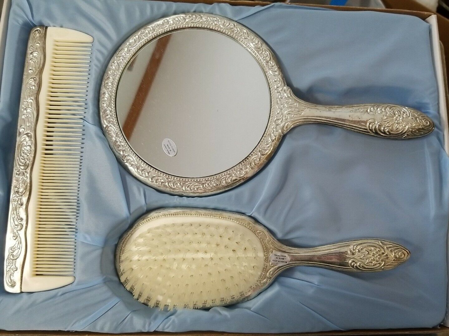 Vintage Centurion Collection Silverplated Dresser Set Brush Comb Mirror in box