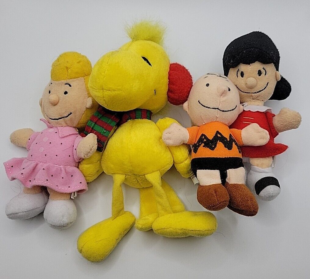 Lot Of 4 Peanuts Stuffed Plush Charlie Brown, Lucy, Sally, & Woodstock 