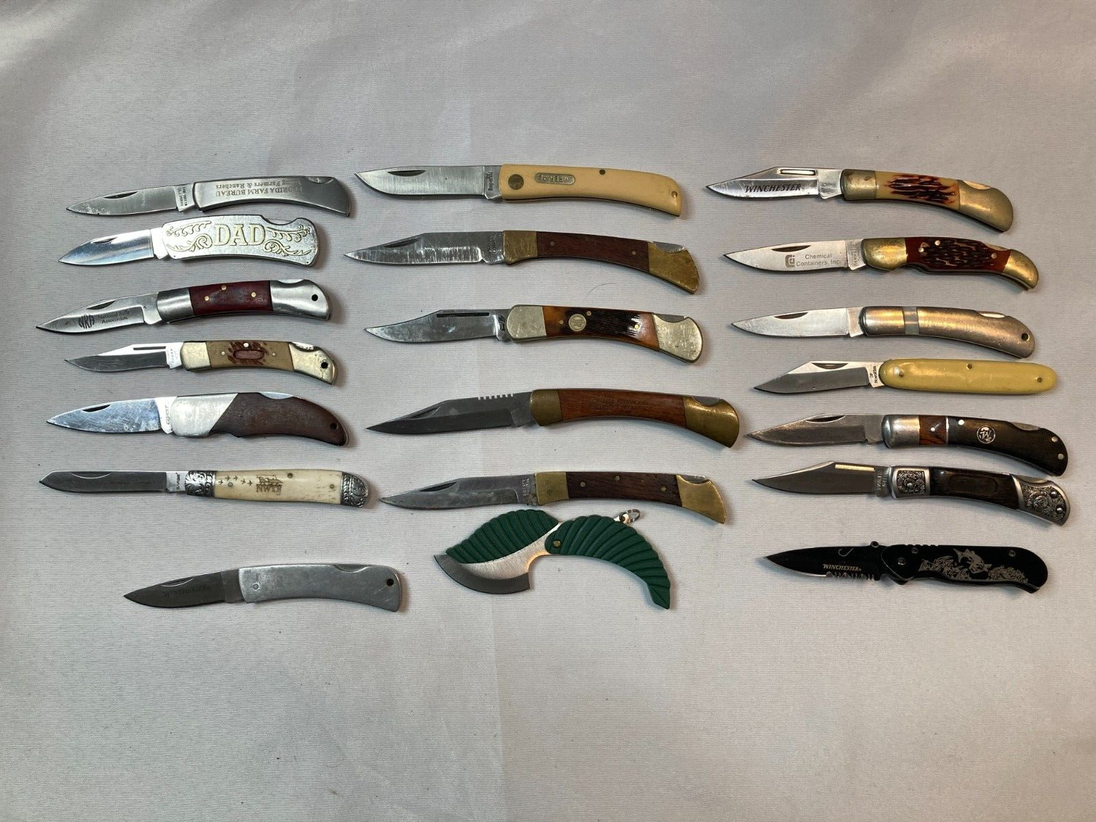 Lot of 20 single blade folding pocket knives (C)