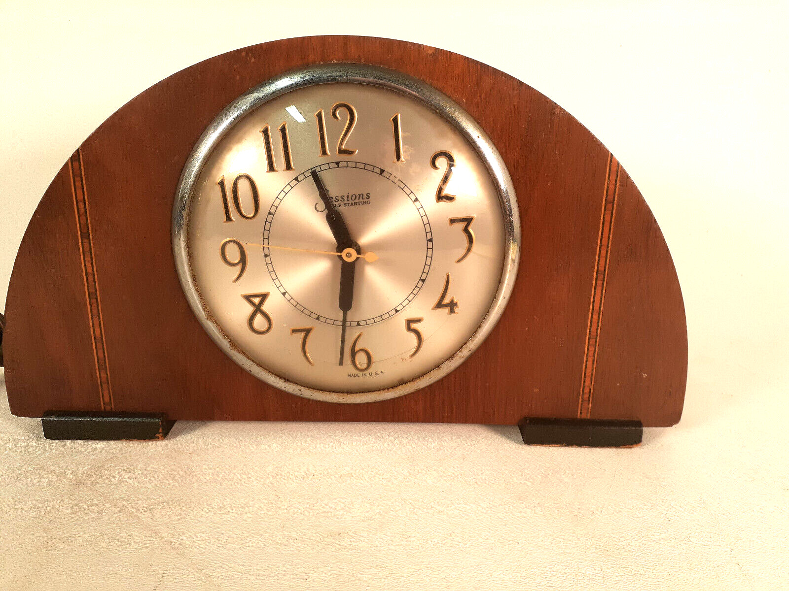 Vintage Sessions Art Deco Electric Desk Clock, Beautiful, Motor Hums Doesn\'t Run