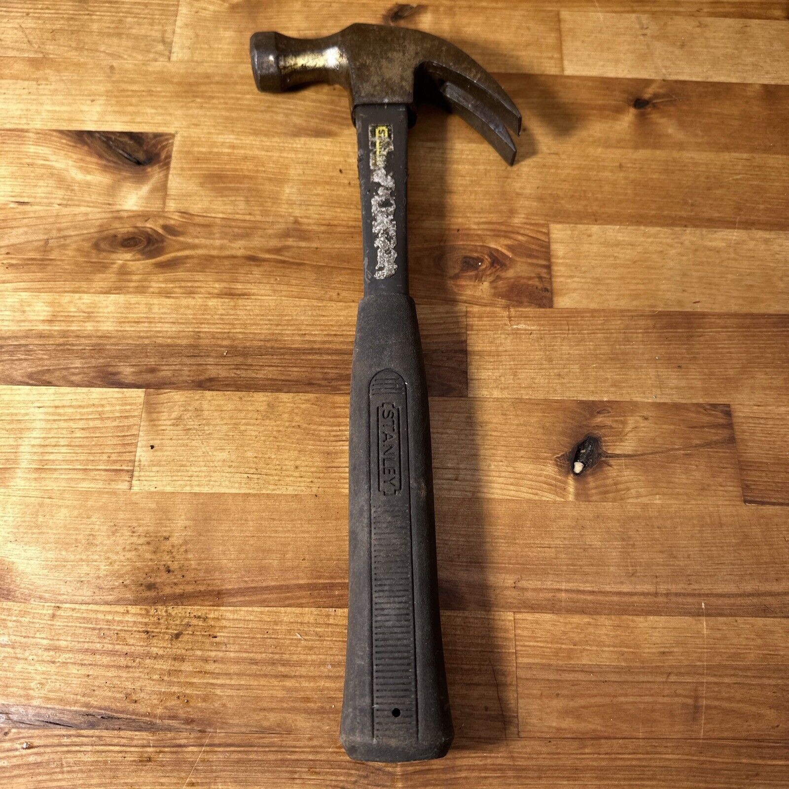 Stanley 16 oz. Claw Hammer Fiberglass Handle w/ Rubber Grip