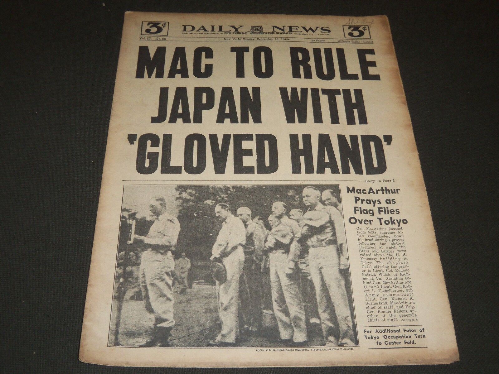 1945 SEPT 10 NEW YORK DAILY NEWS - MAC TO RULE JAPAN WITH GLOVED HAND - NP 2068