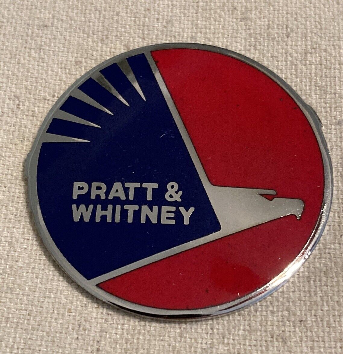 BY31 Pratt & Whitney Flying Pig Emblem Red & Blue Enamel 1980s UNITED AIRCRAFT