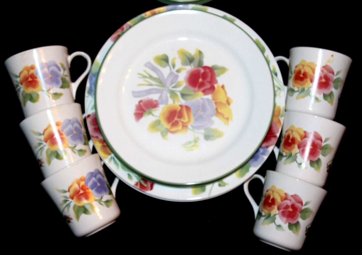 CORELLE by Corning Bouquet Pancy Flowers Summer Blush  32-Pc Dinnerware Set