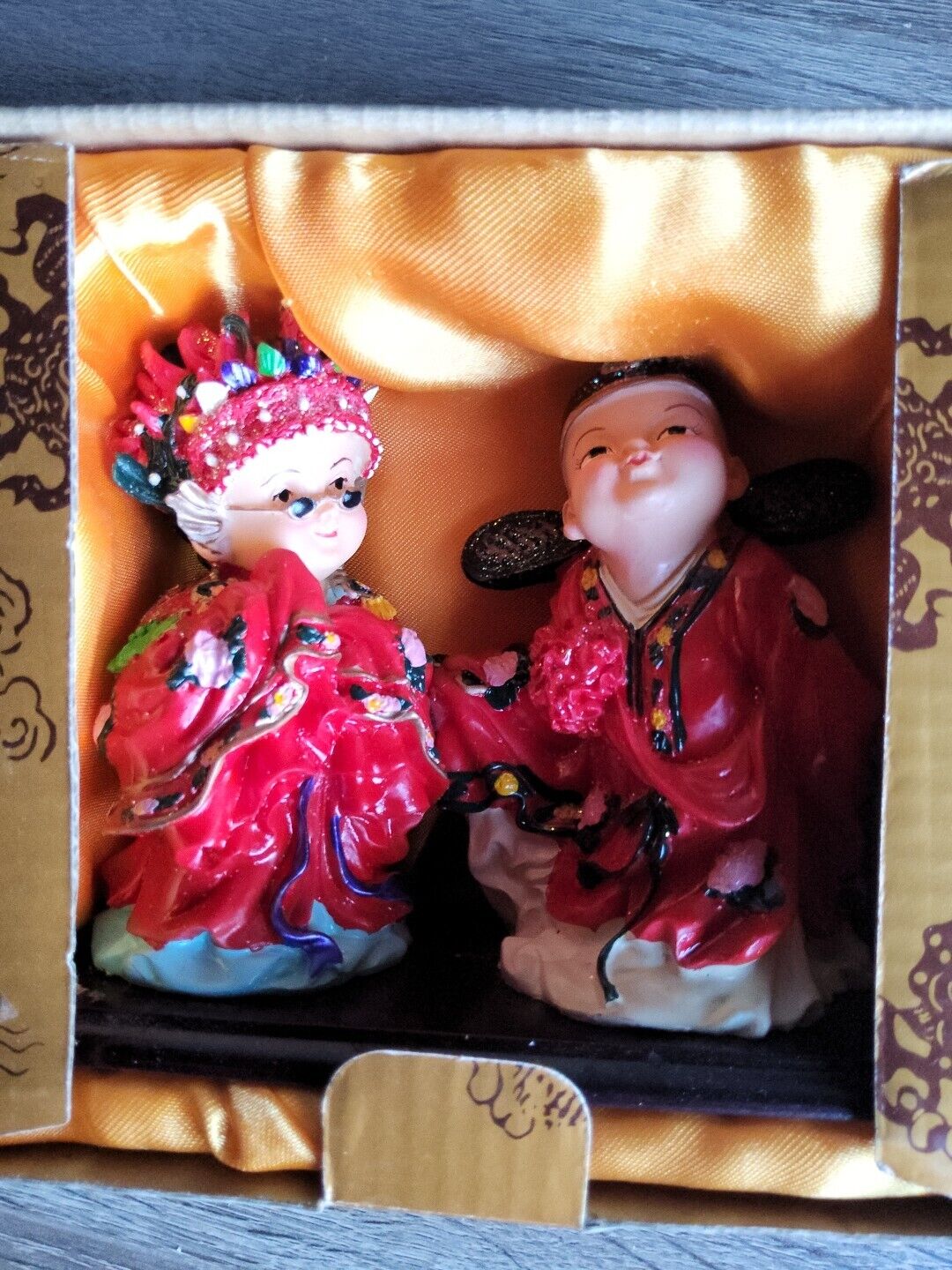 Traditional Chinese Bride Groom Couple Resin Color Figurine Stand Wedding Gift 