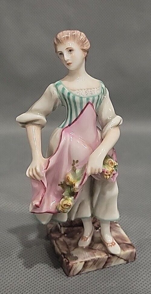 ANTIQUE DRESDEN STYLE CAPODIMONTE PORCELAIN YOUNG LADY W/FLOWERS HP FIGURINE 5,5