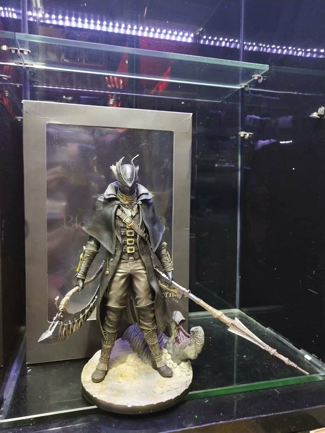 Hunter 1/6 Scal Statue Bloodborne The Old Hunters New in Box