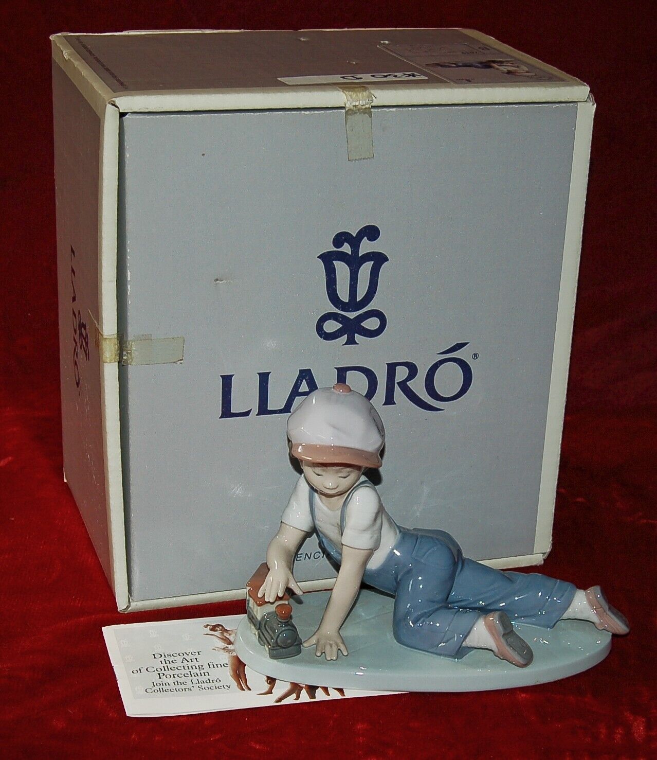 LLADRO Porcelain ALL ABOARD #7619 In Original Box Made in Spain