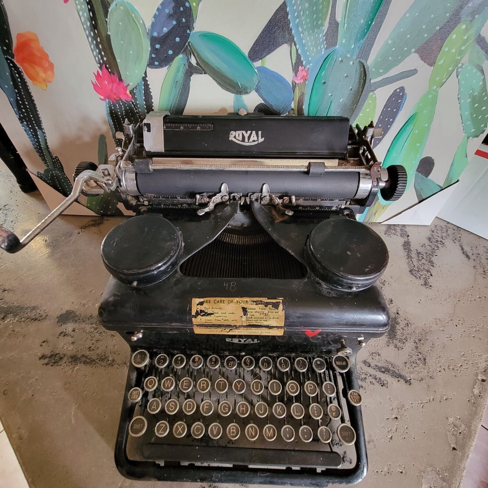 Vintage 1940s Royal Manual Typewriter Non-Working - read description