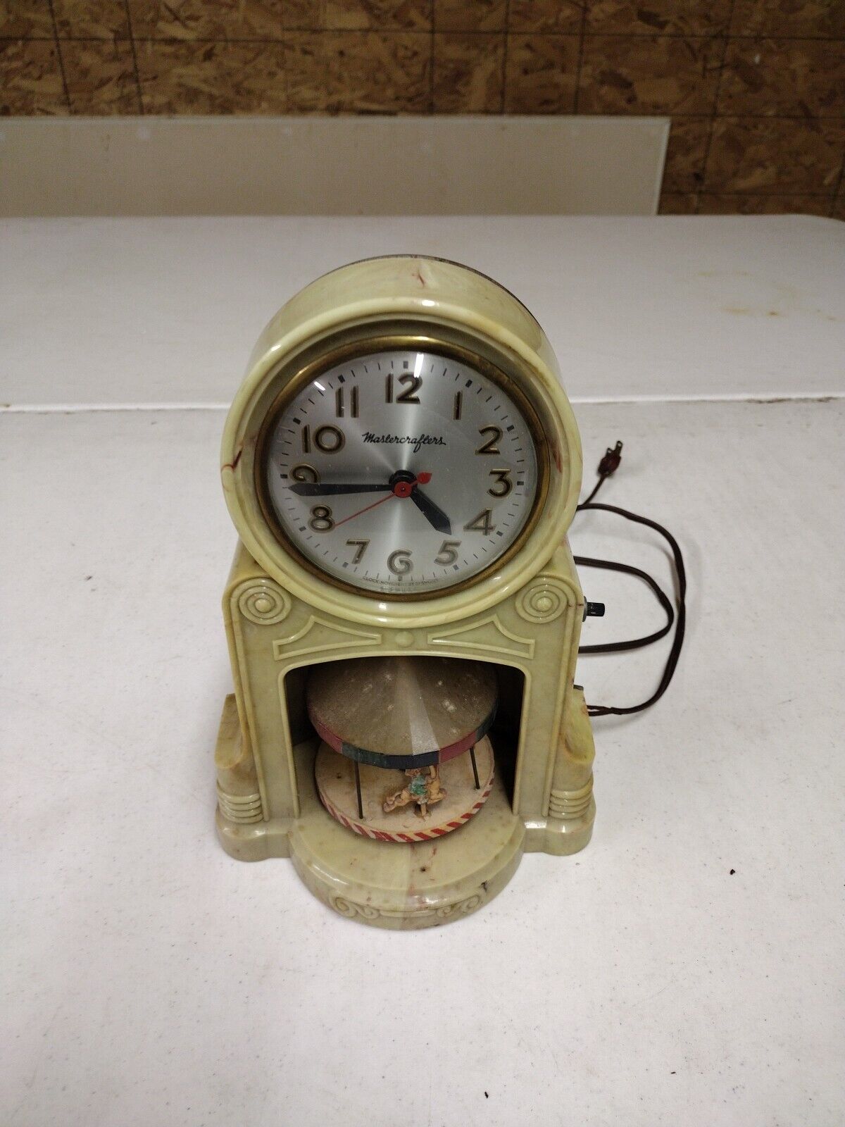 Vintage Mastercrafters Lighted Merry Go Round Electric Sessions Clock For Repair