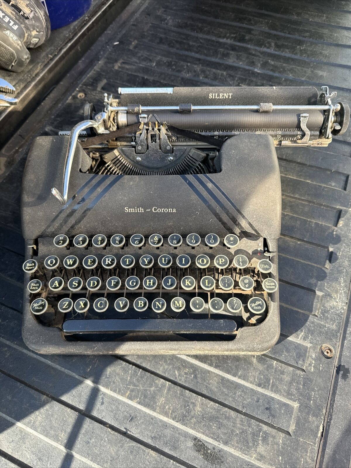 1940's Smith-Corona Silent typewriter w/case