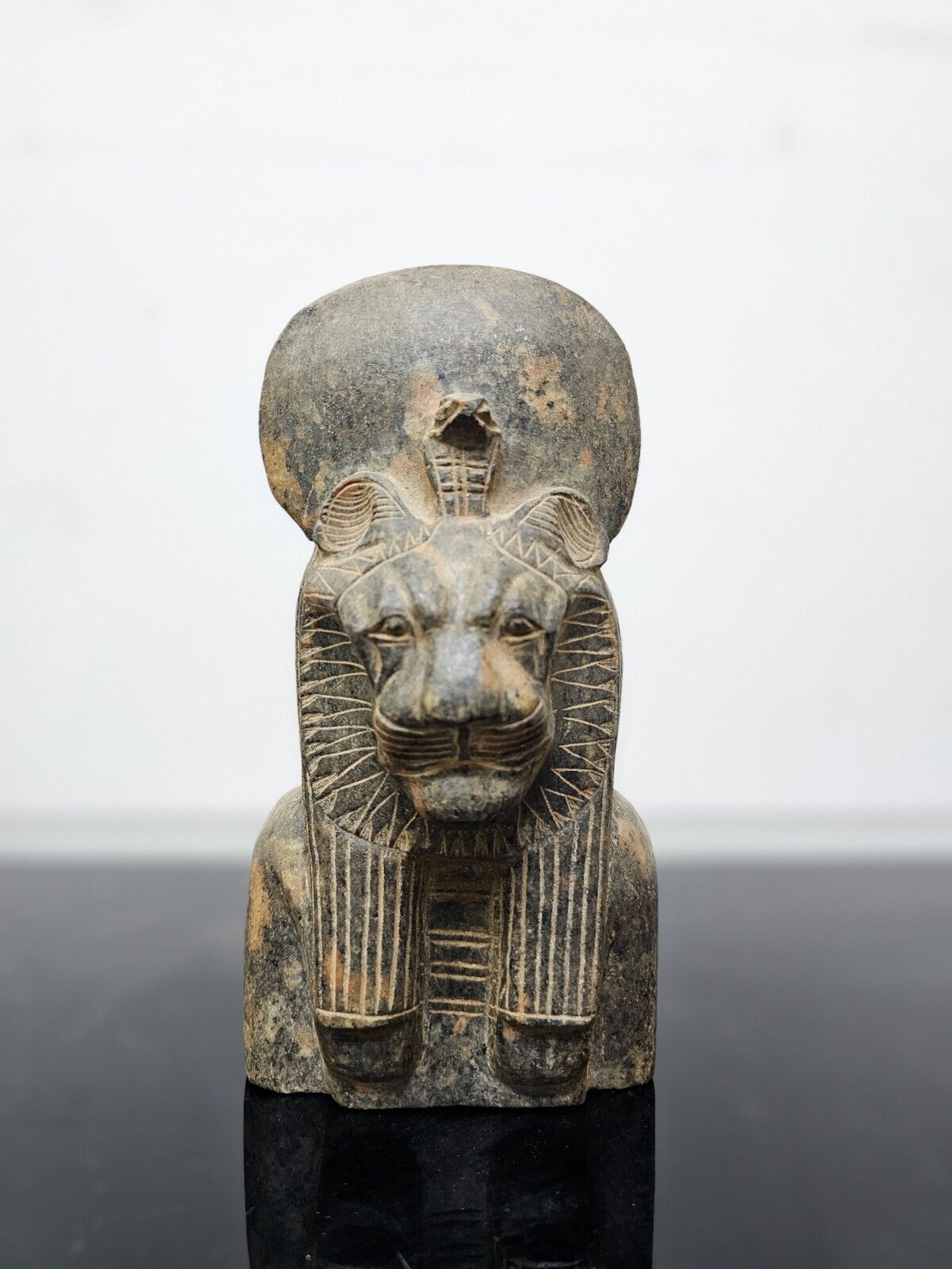 Rare Ancient Egyptian Antiquities goddess Sekhmet BustThe statue of the goddess