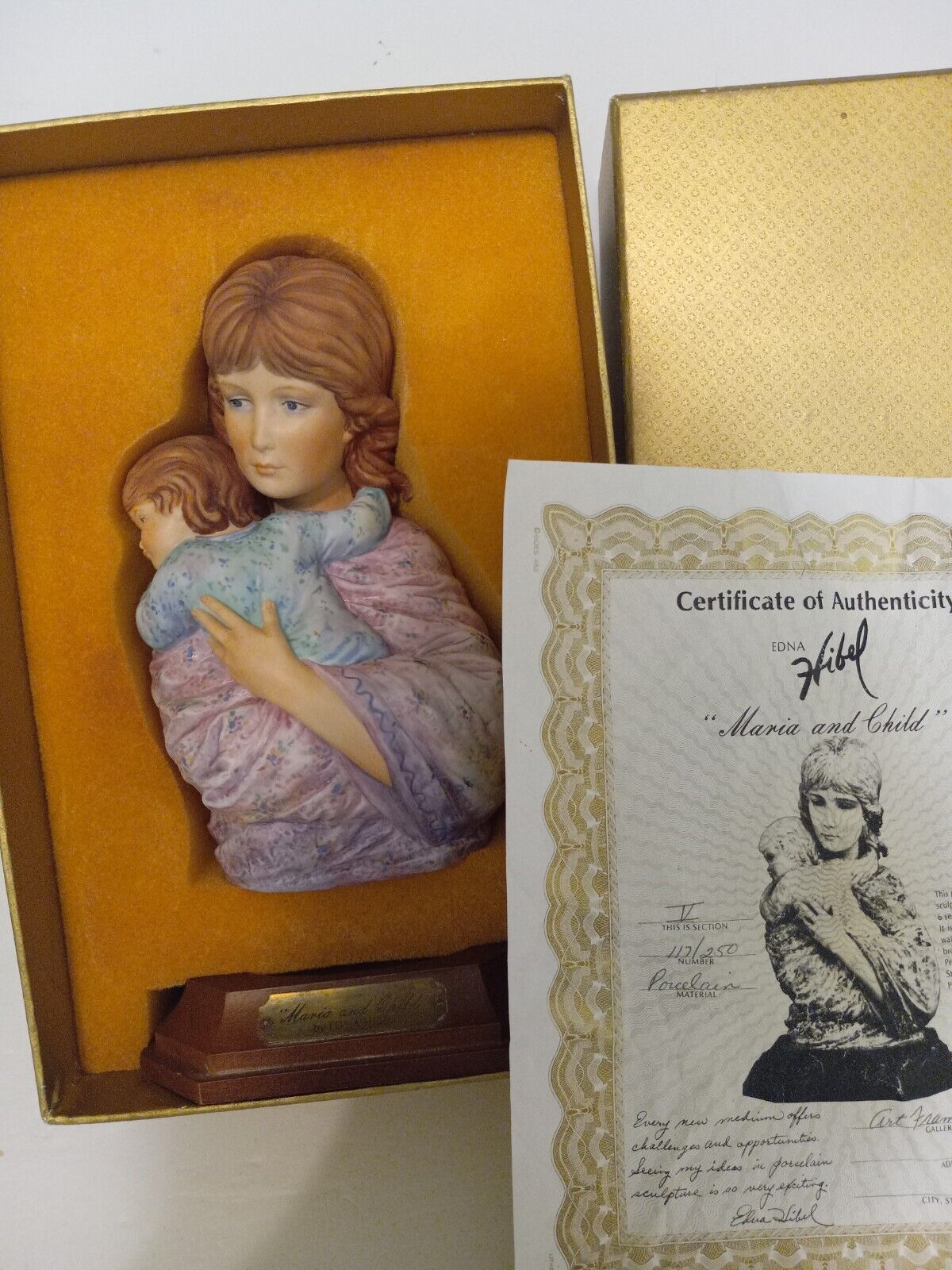 HIBEL MARIA AND CHILD PORCELAIN SCULPTURE CERTIFICATE OF AUTHENTICITY NEW INBOX