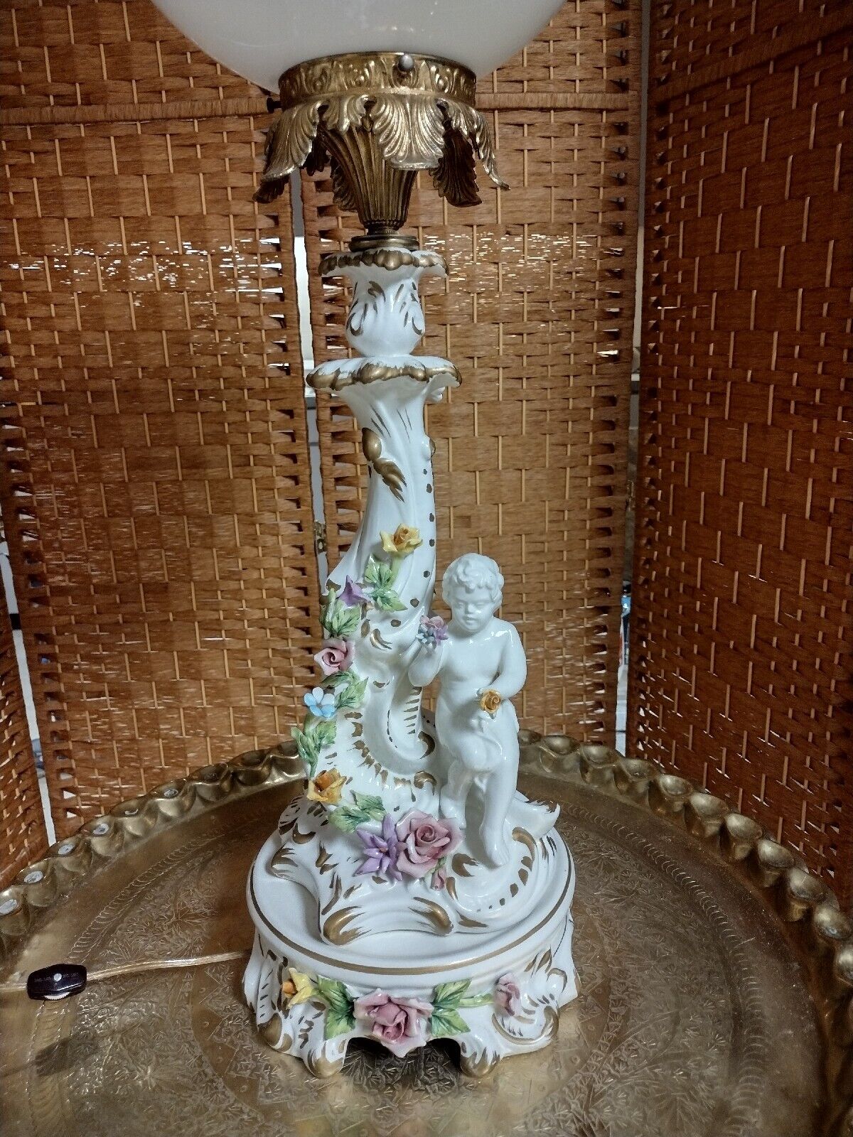 Capodimonte/Dresden Style Porcelain/Ceramic Cherub Table Lamp W/ Globe Shade