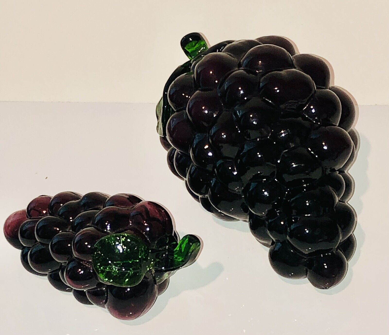 Set Of 2 Vintage Art Glass Grapes Cluster Purple Green Retro Small 4.5” Large 6”