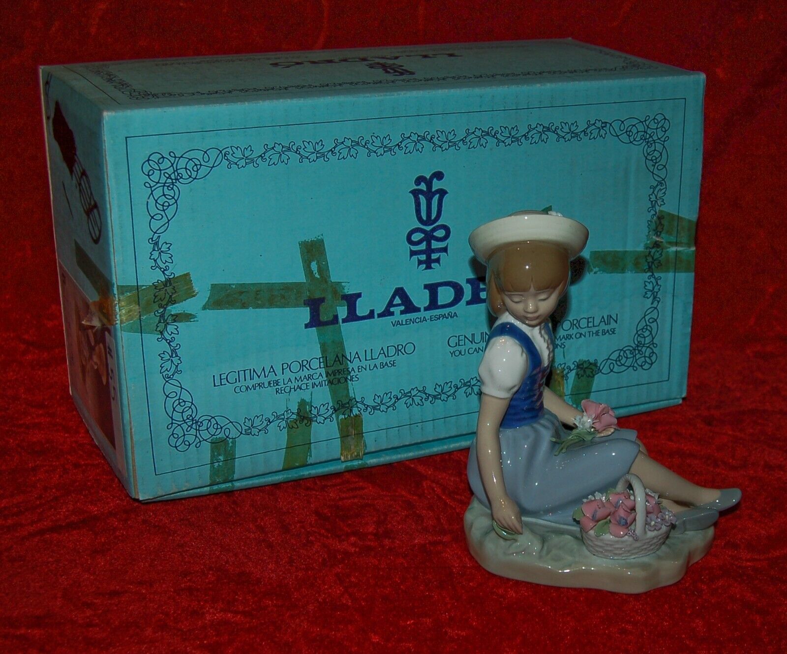 LLADRO Porcelain PICKING FLOWERS #1287 In Original Box 1980's Made in Spain