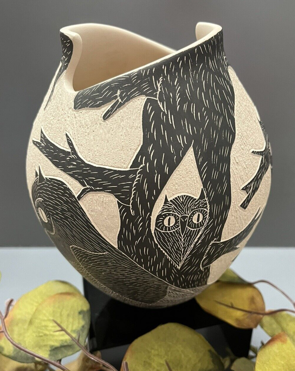 Mata Ortiz Pottery Humberto Guillen Rodriguez Owl Owls Sgraffito White Clay Art