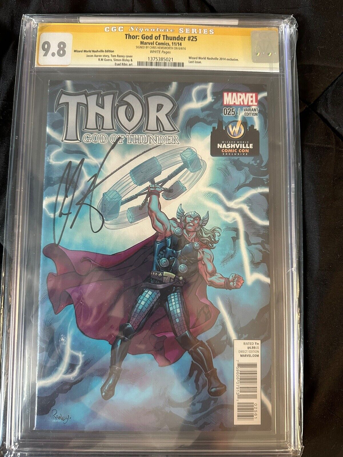 Thor: God Of Thunder #25 Variant CGC SS 9.8 Signed by Chris Hemsworth