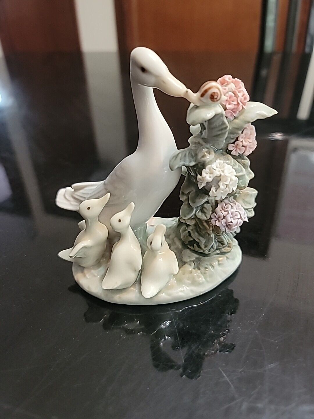 Lladro 1439 How Do You Do ? Duck Ducklings Snails Flowers Figure ONE WING CHIP