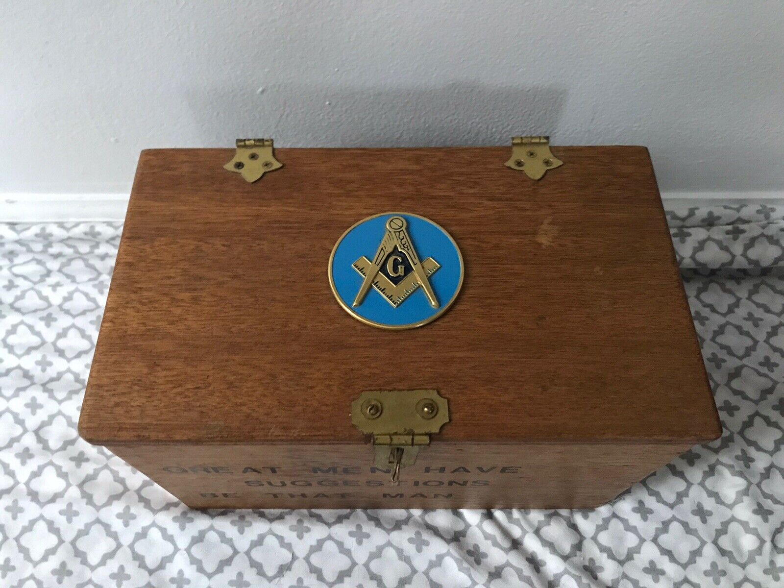 Vtg Free Mason Fraternal Lodge Wood Box w/ Enameled Metal emblem Masonic temple