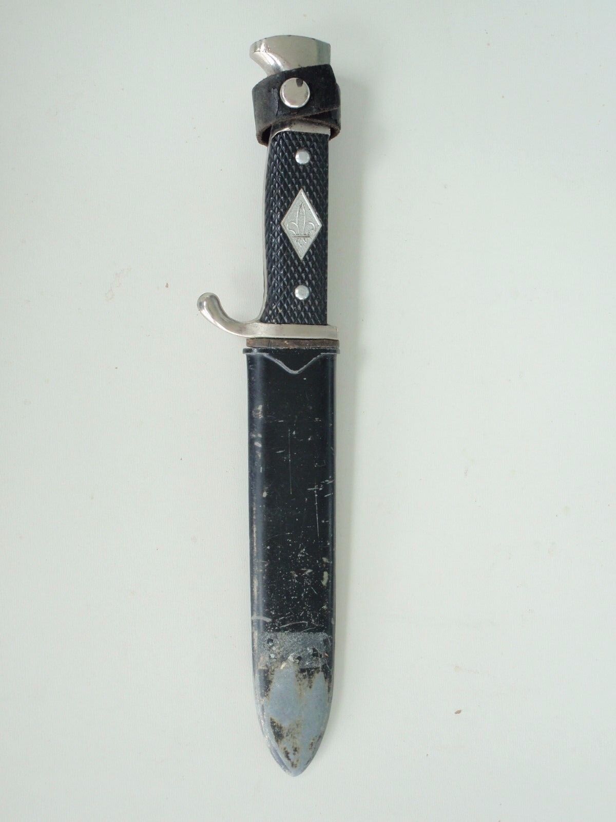 GERMANY 1930\'S MILITARY SCOUT DAGGER WITH HANGERS. RARE VF+ UNIFORM MEDAL