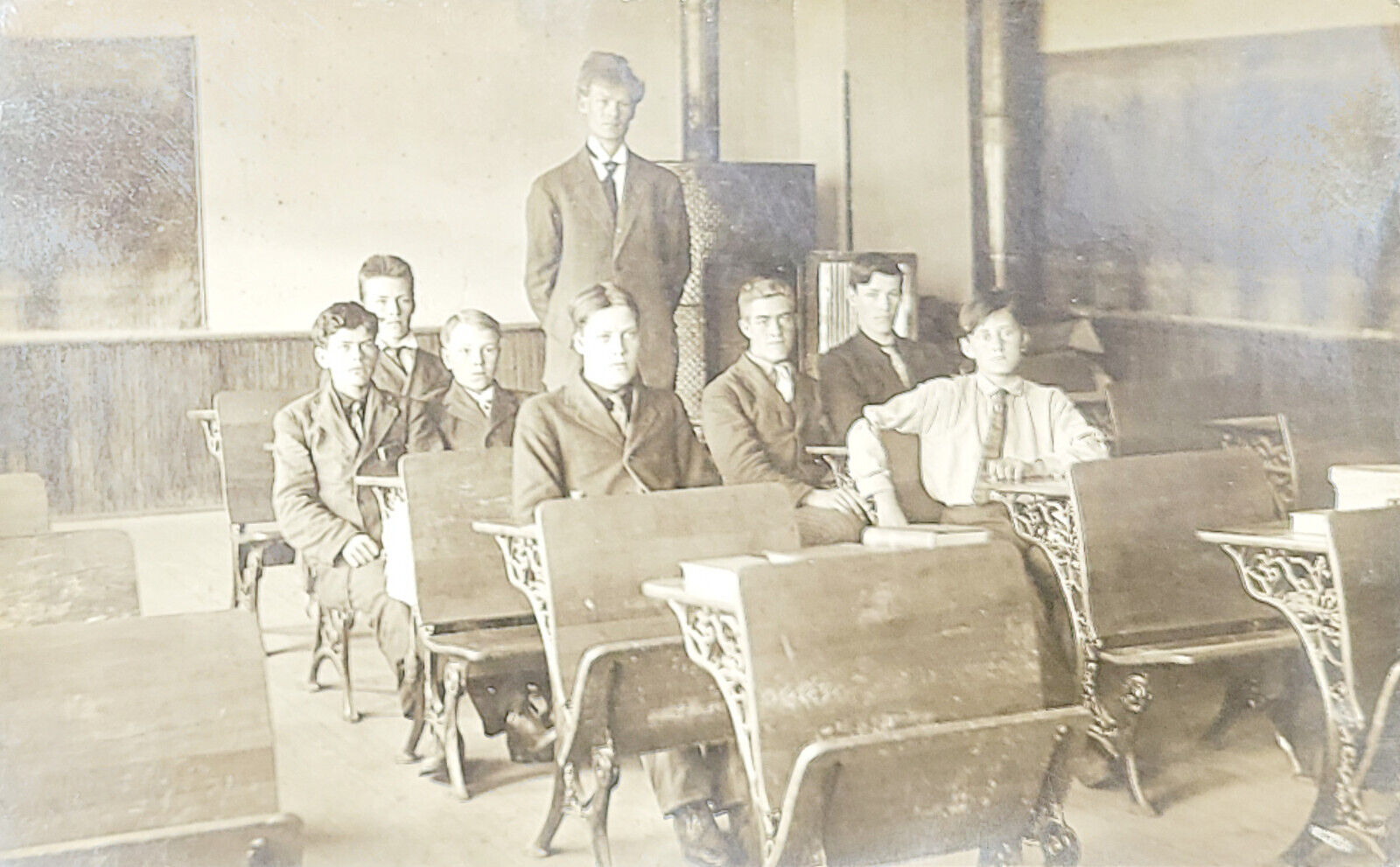RPPC 1908-1910 KRUXO Students And Teacher In Schoolhouse