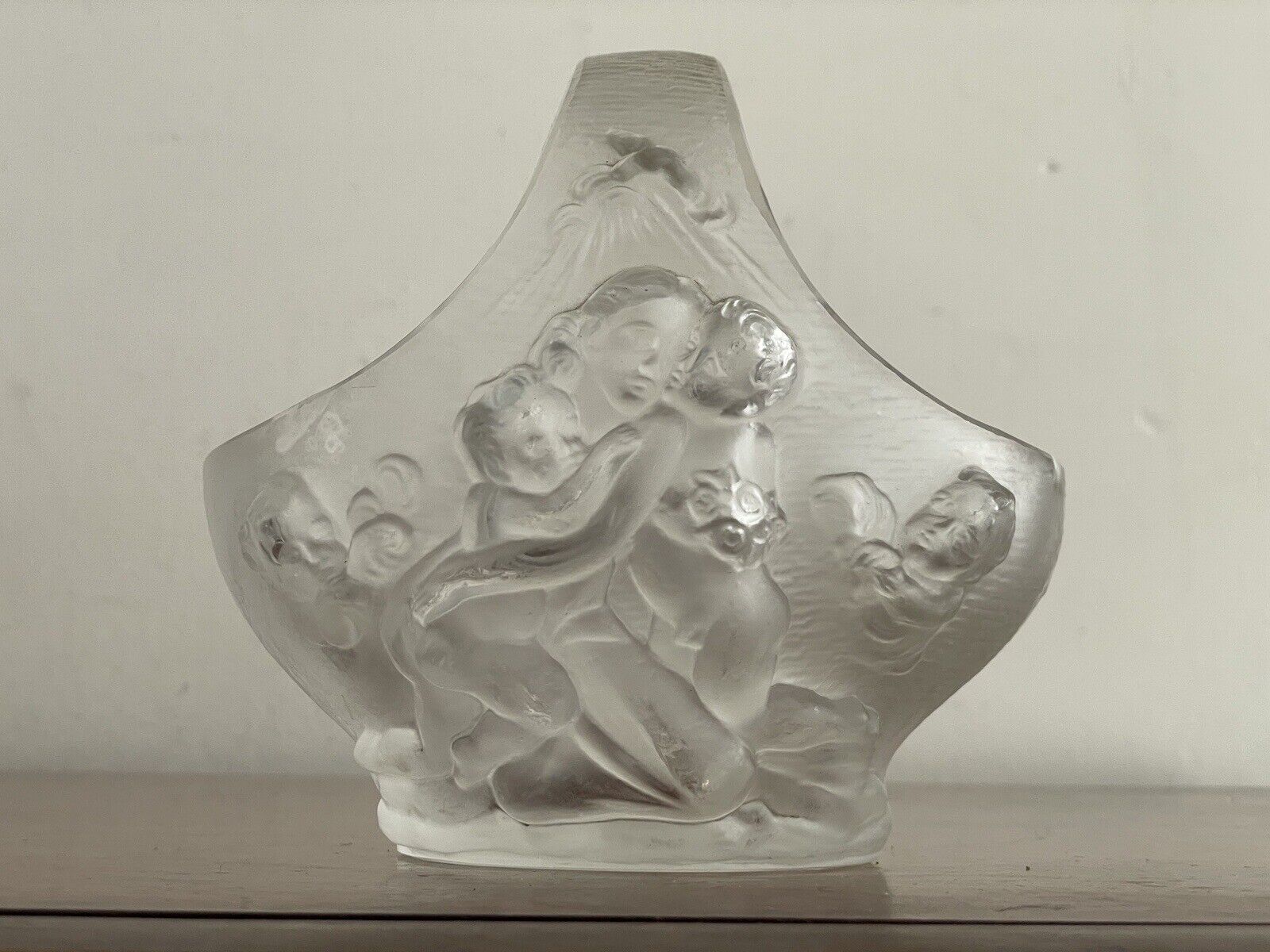 ‘Lalique-Style’ FROSTED Angel Cherub Relief Basket Vase 7\