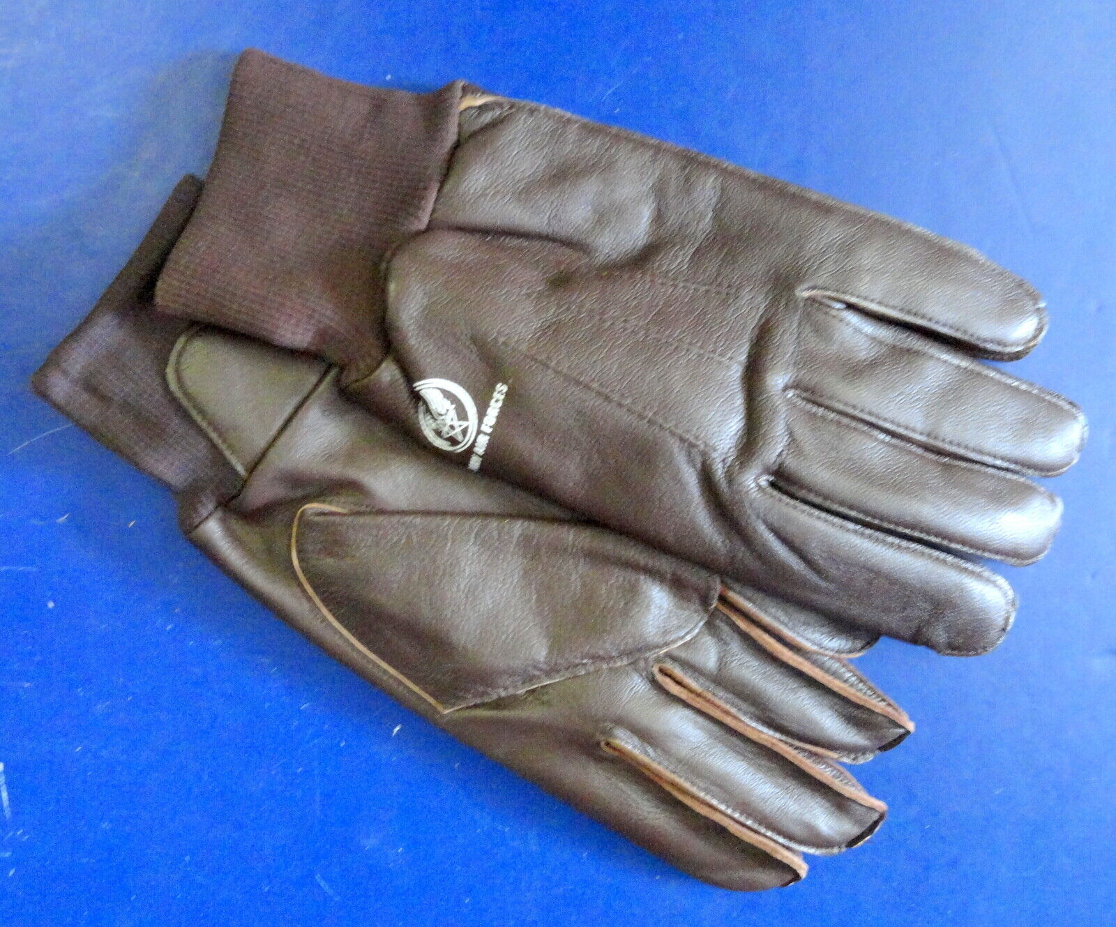 USAAF TYPE A-10 PILOT LEATHER FLYING GLOVES W/LABELS- SIZE LARGE