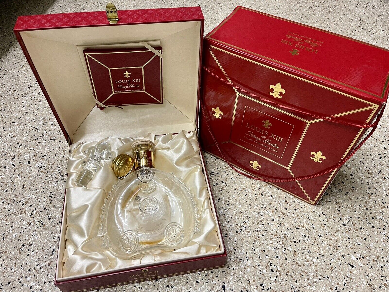 Louis XIII REMY MARTIN Grande Champagne Cognac EMPTY BACCARAT Crystal Bottle Box