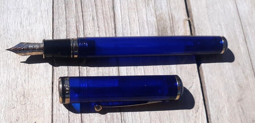 Excellent Vintage Sheafers Levenger Transparent Royal Blue Fountain Pen 14KT