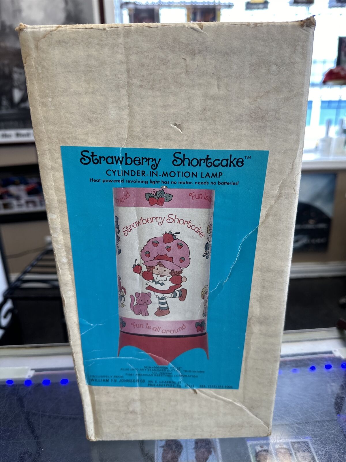 Strawberry Shortcake Cylinder In Motion Lamp 1982 RARE With Original Box READ