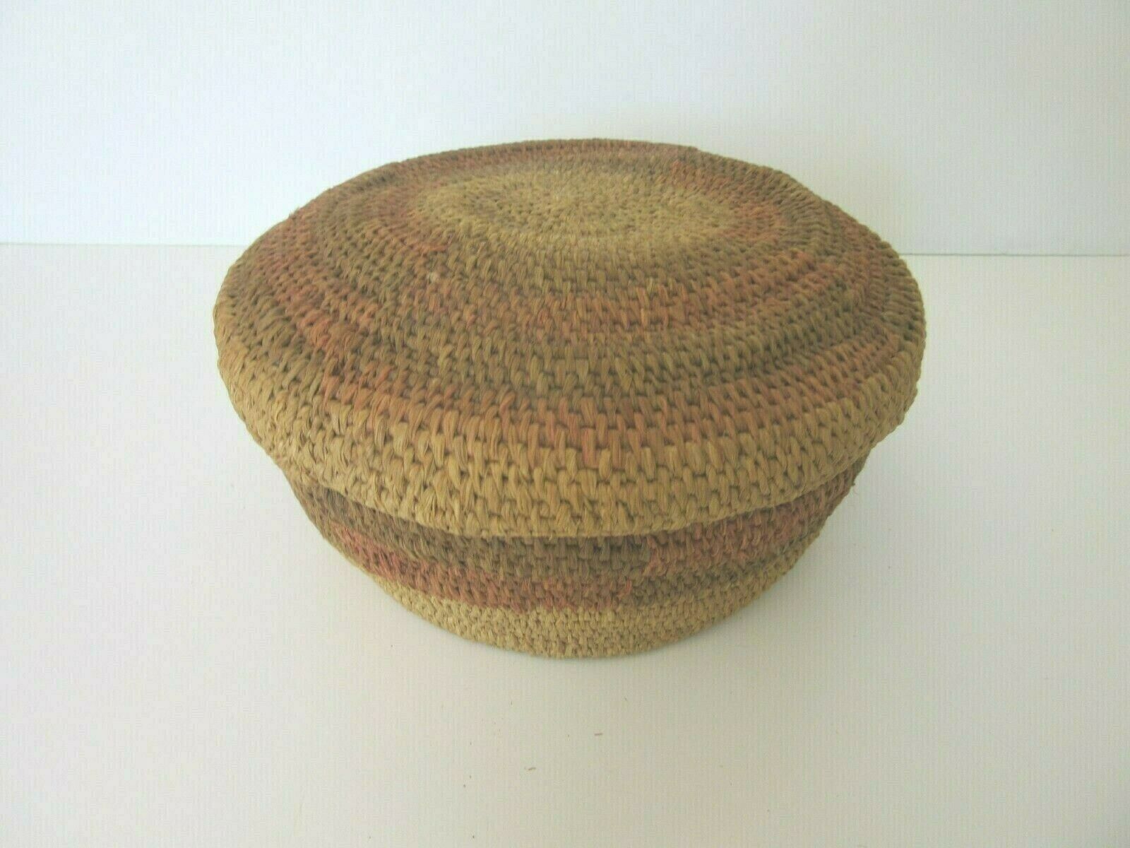 VINTAGE TIGHTLY WOVEN ROUND BASKET with LID Geometric Design ~  6\