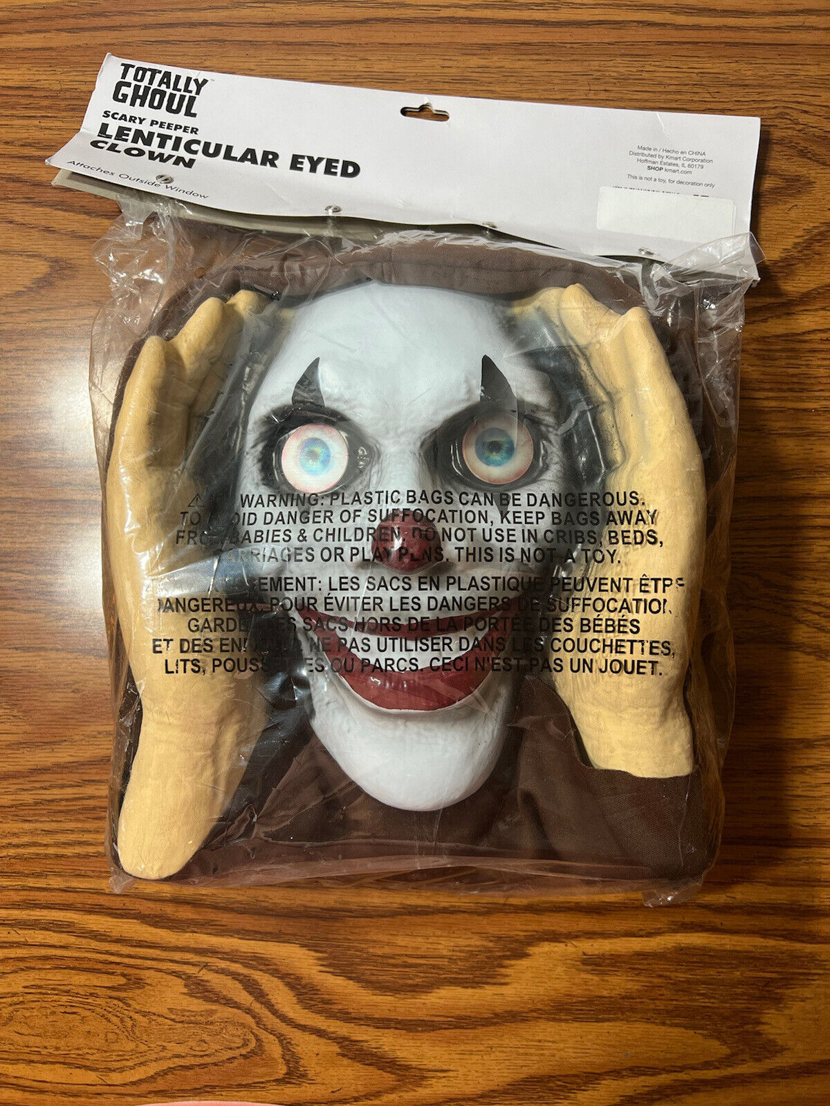 Scary Clown Peeper w Lenticular Eyes Halloween Decor Attaches To Outside Window