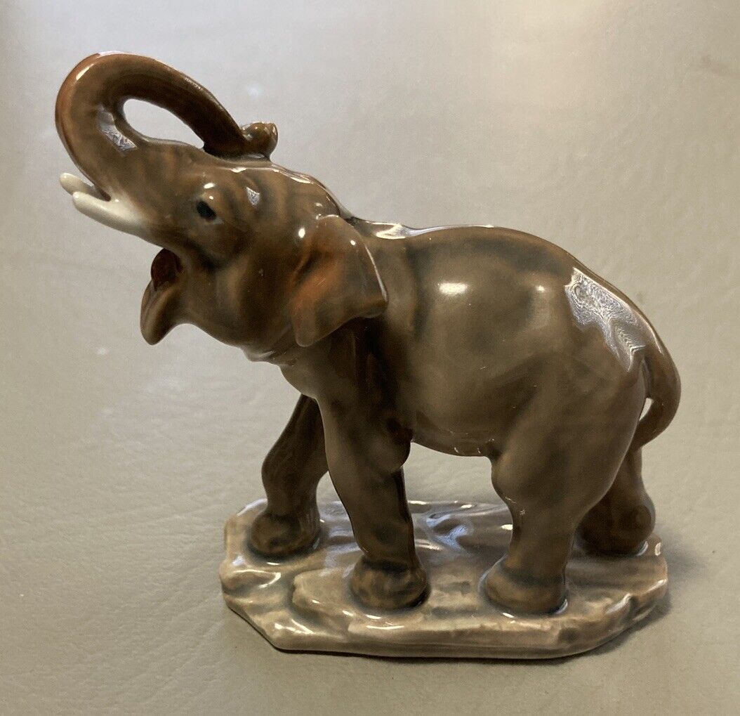 DJ Dahl Jensen Miniature Elephant Glazed Porcelain Figurine #1115 w/Base Mint