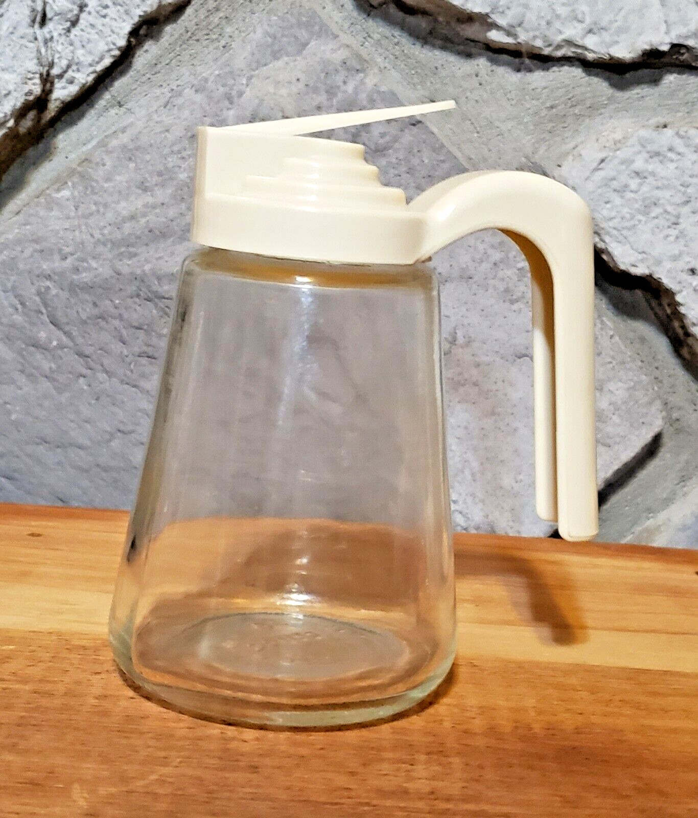 Vintage Glass Syrup Dispenser Pitcher Retro Almond Plastic Lid EUC Gemco USA