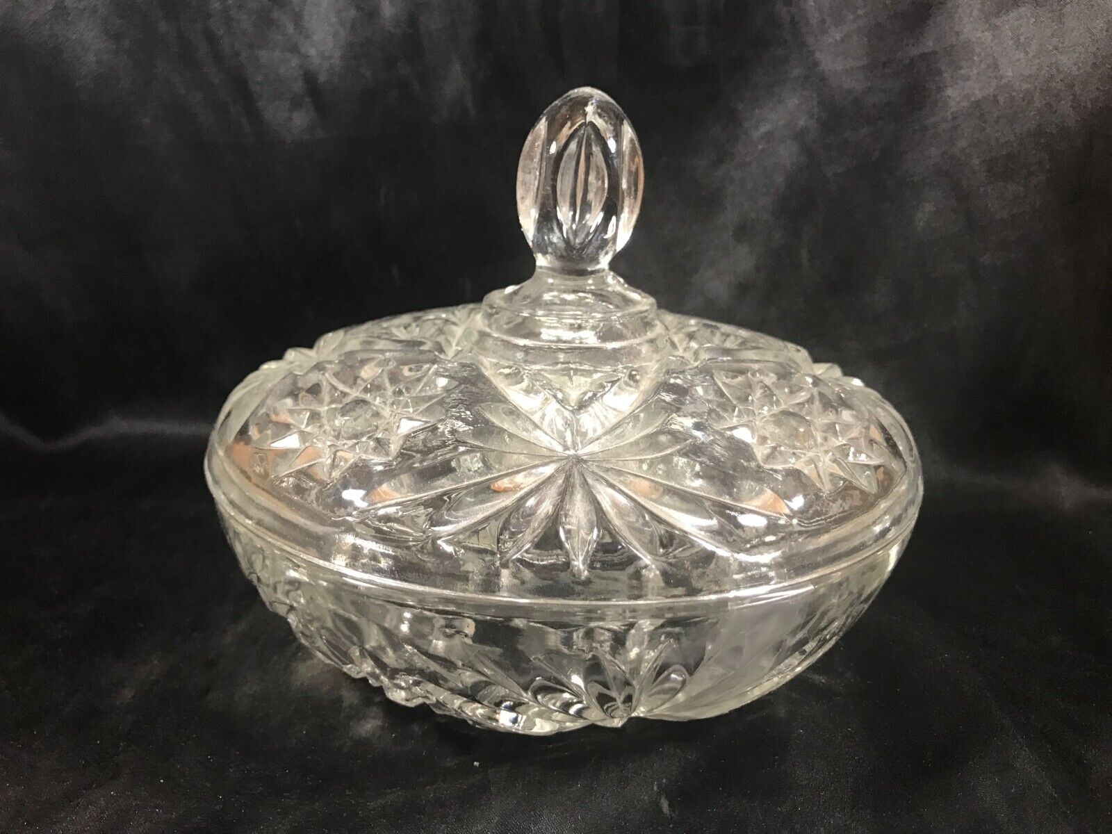 Vintage Anchor Hocking EAPC Clear Glass 7-1/4” Covered Candy Dish Bowl