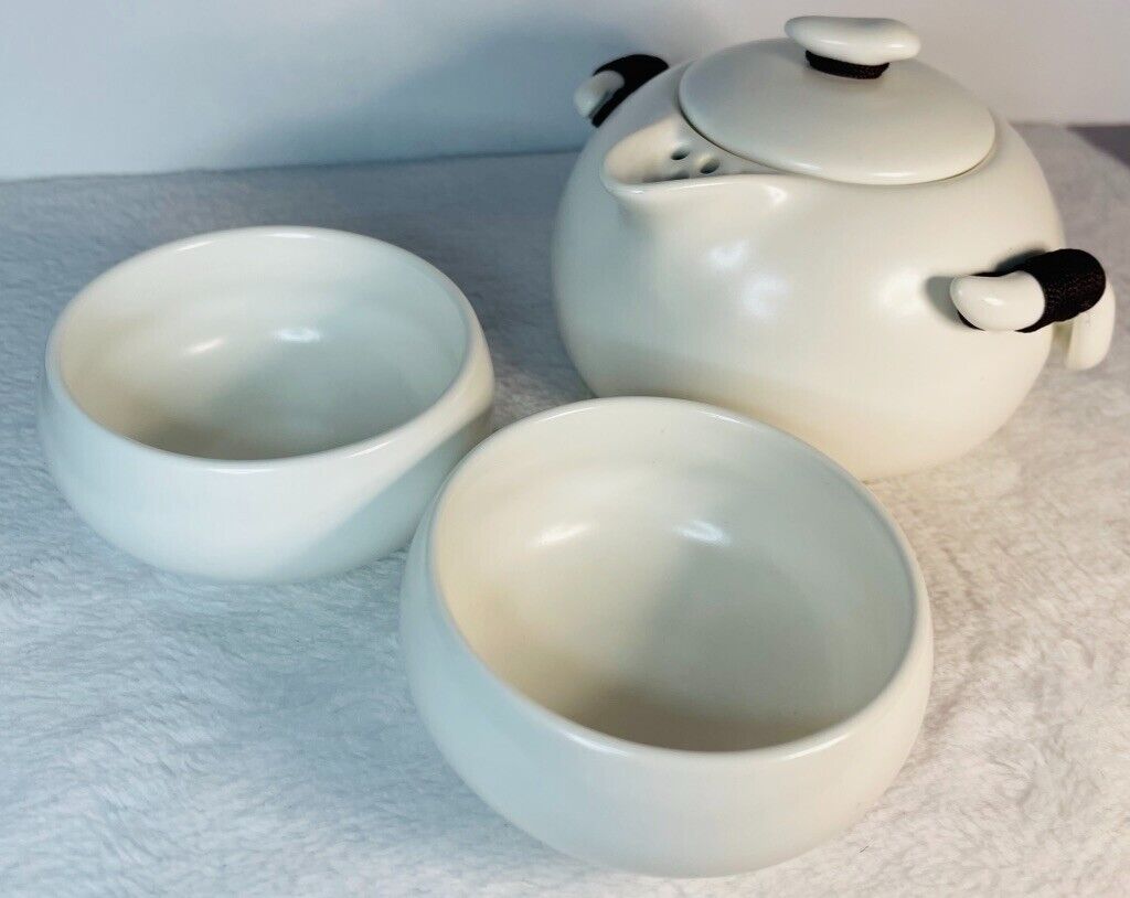 New Wong Fei Traditional White Porcelain Chinese Tea Set Tea With 2 Cups