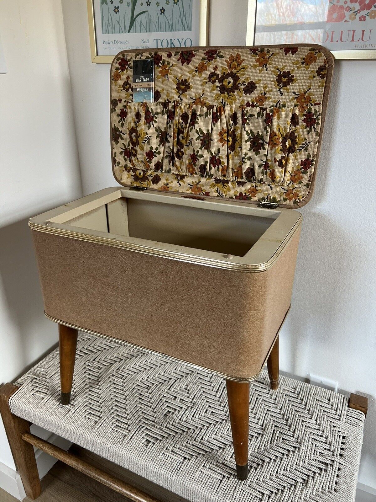 🍊Vintage 1960\'s MCM Hawkeye Sewing Box Bench/Hamper | Burlington Basket Co
