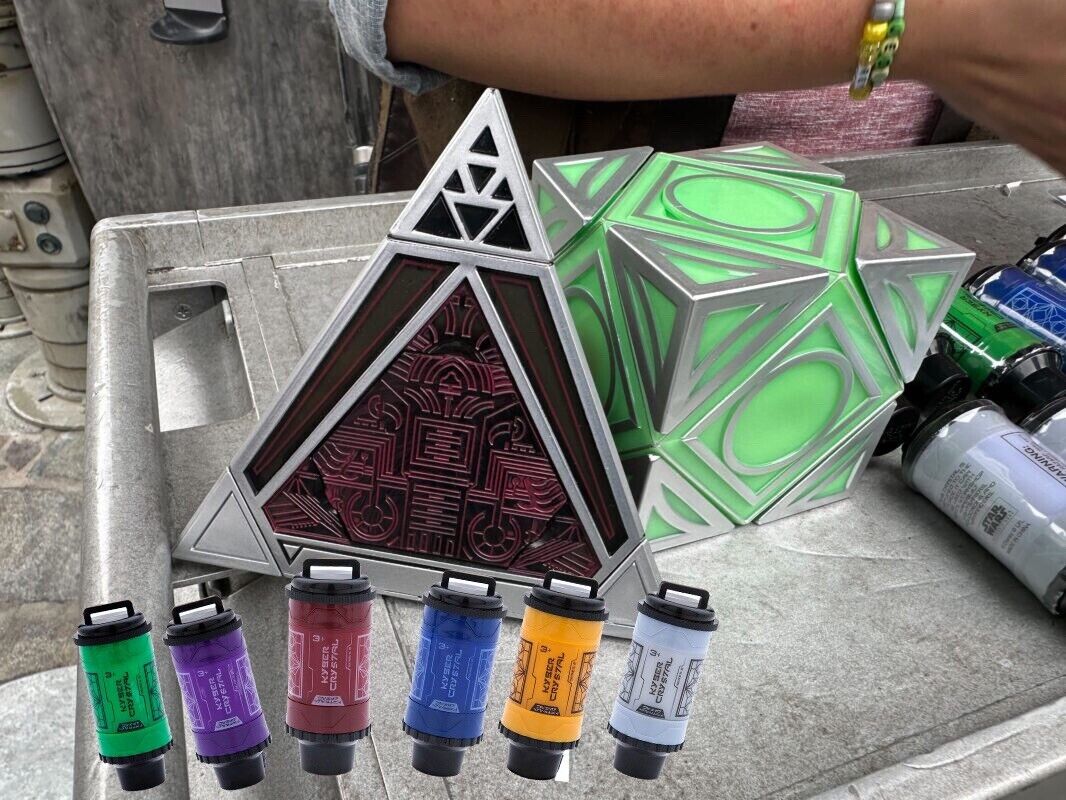 2024 Star Wars Galaxy's Edge 2.0 Sith and Jedi Holocron + 6 NEW KYBER CRYSTALS