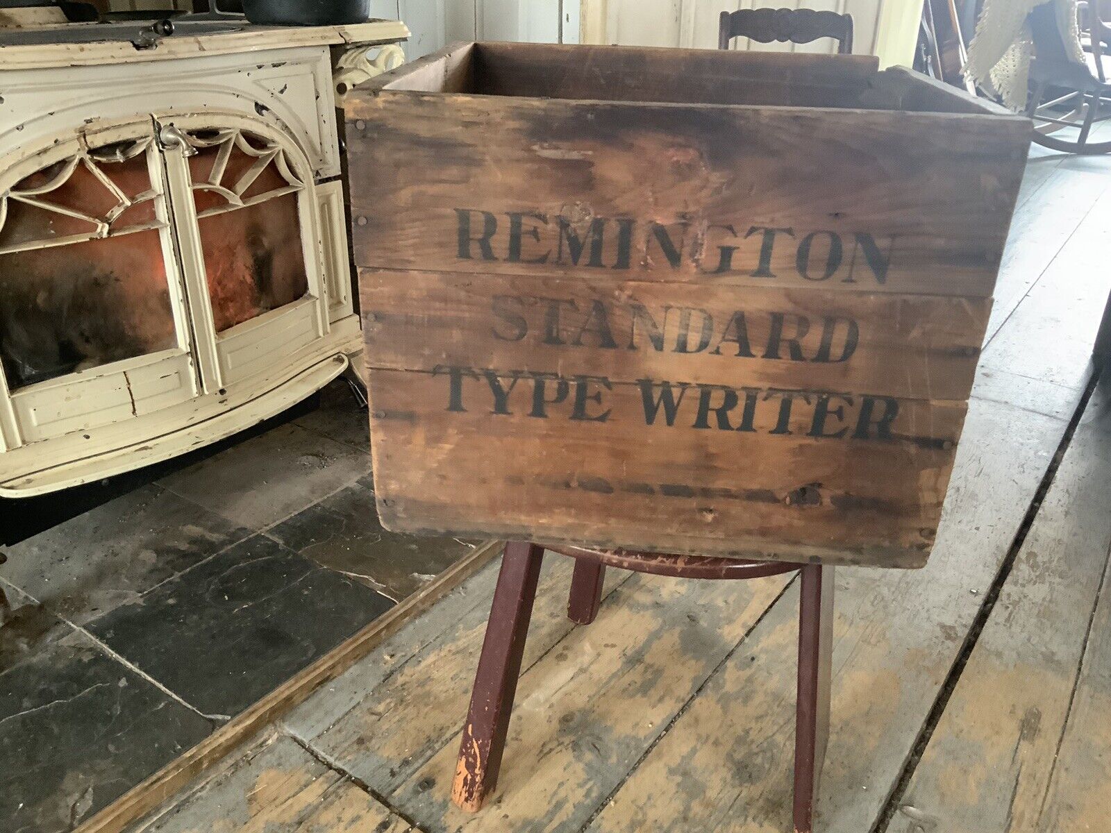 Antique 1904 REMINGTON STANDARD TYPE WRITER  Wooden Crate Advertising Box Sign