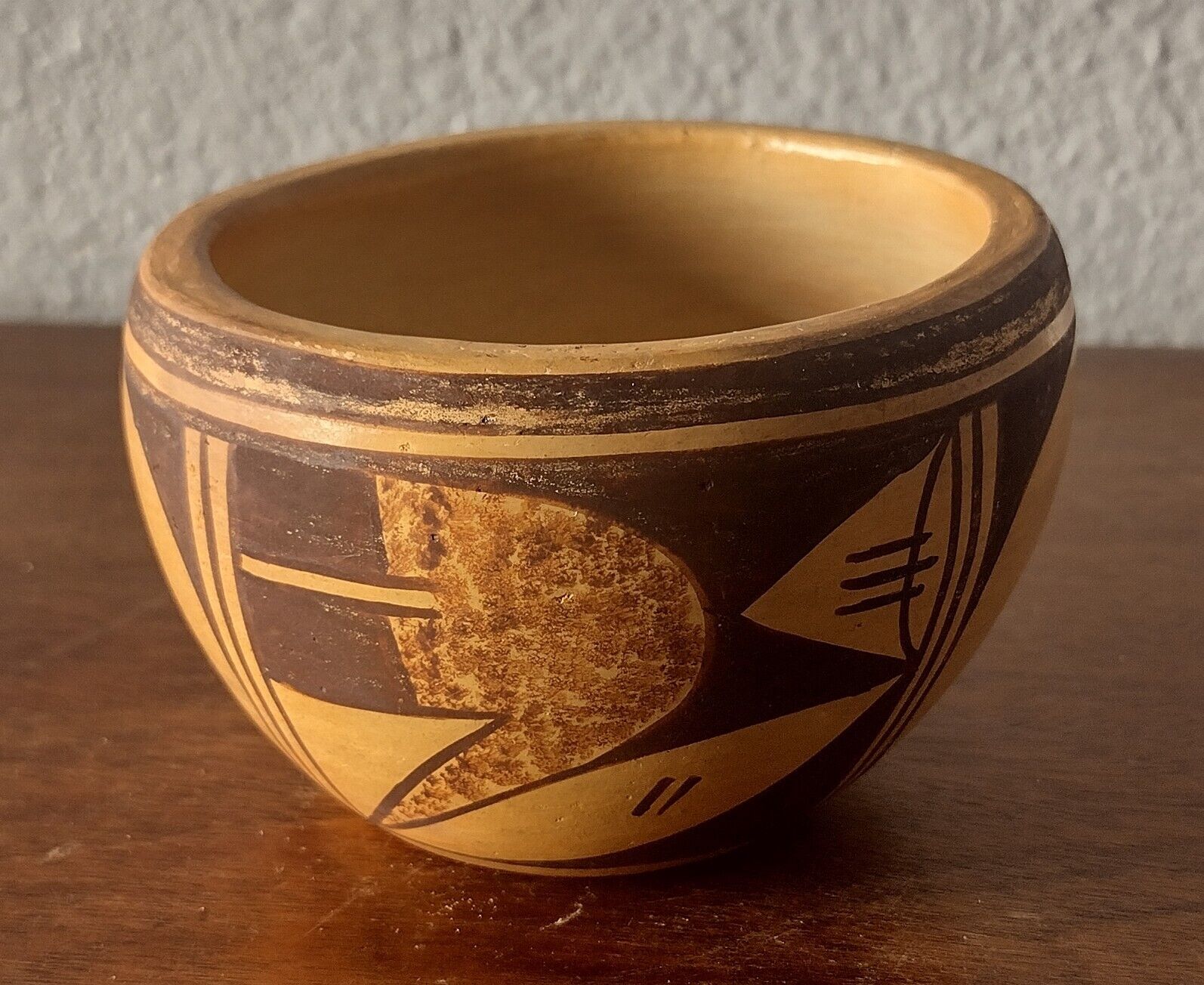 Vintage Native American Hopi Pottery Polychrome Bowl w/Bird Wing Design 