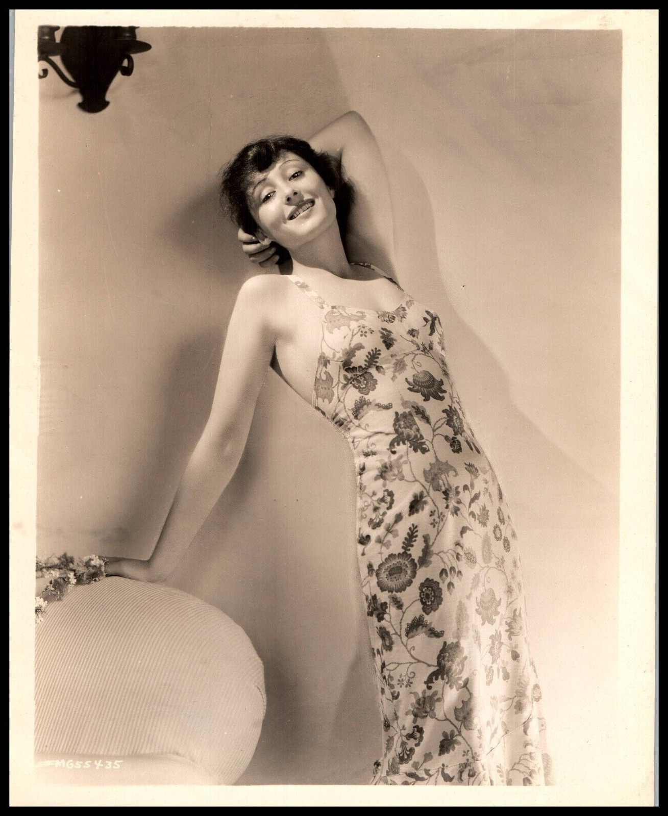 Hollywood Beauty LUISE RAINER STUNNING PORTRAIT STYLISH POSE 1930s Photo 665