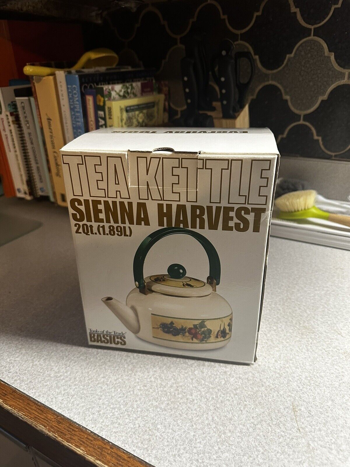 New In Box  Vintage Sienna Harvest Teak Kettle